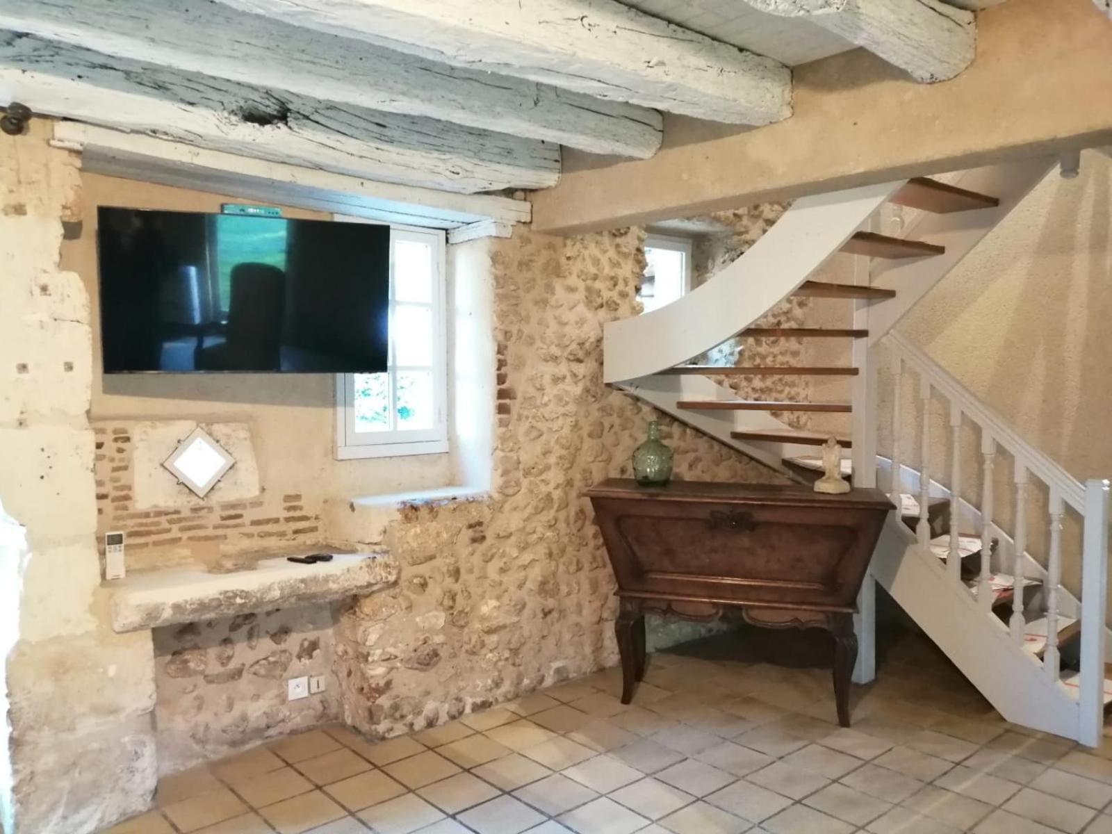 Gite Les Mareillauds - Piscine Salon Екстериор снимка