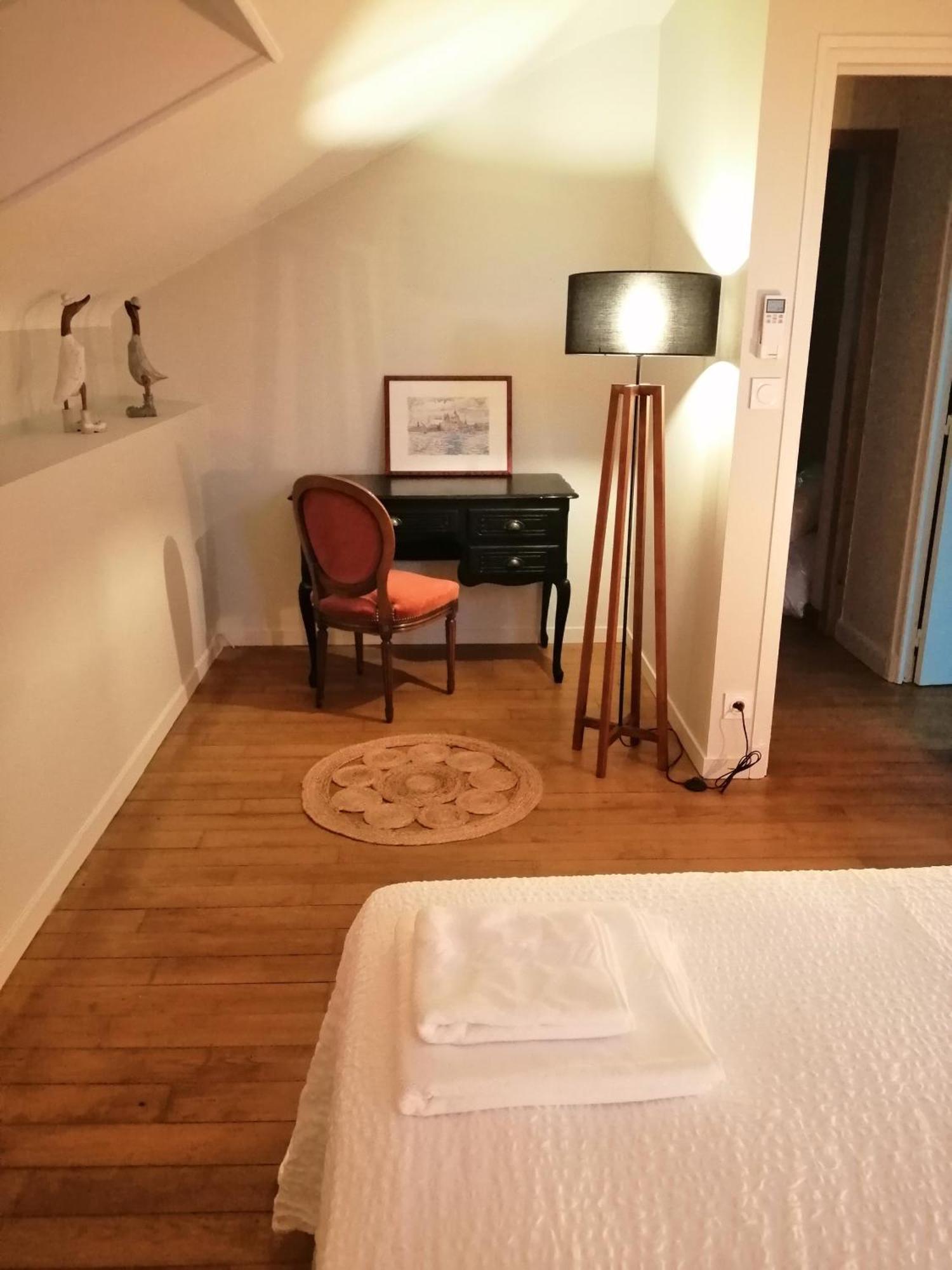 Gite Les Mareillauds - Piscine Salon Екстериор снимка